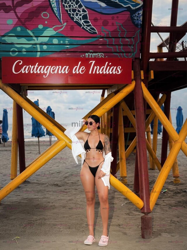 FOTOS DE DICEN QUE MIS MANOS TIENEN UN PEQUEÑO PROBLEMA: HACERTE REPETIR