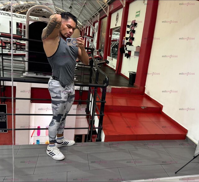 FOTOS DE SOLO SOLVENTES ACTIVO MORENOTE MAMADO TATUADO PREÑADOR 20CM CON DEPARTAMENTO