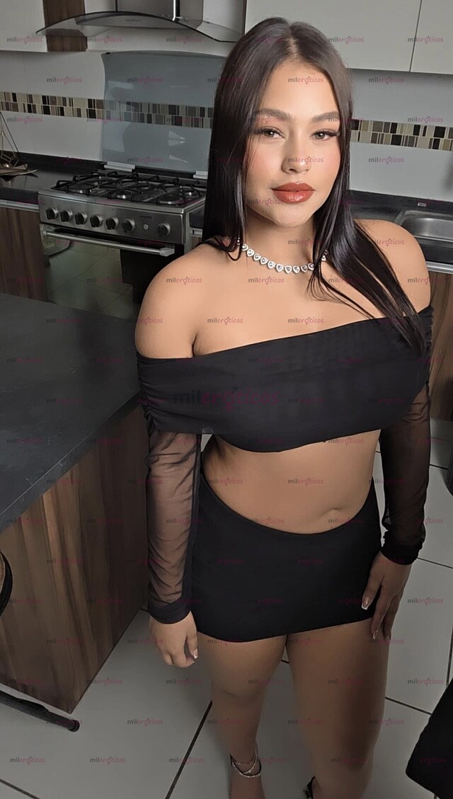 FOTOS DE TETONA NATURAL NUEVA EN EL AMBIENTE TOTALMENTE REAL Y SUPER RICA