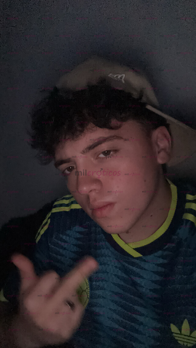 FOTOS DE SOY VERSÁTIL Y MUY BUENO EN LA CAMA ESTOY DISPONIBLE LAS 24 HORAS TODOS LOS DÍAS