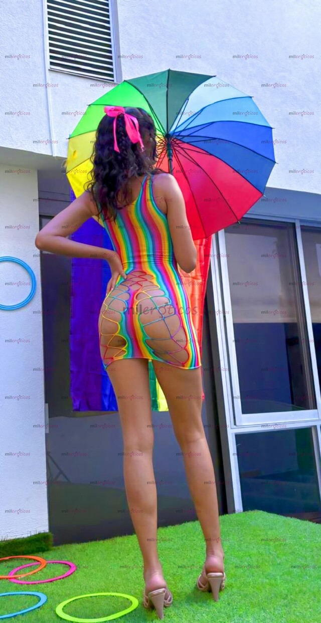 FOTOS DE FLACA DE 18 AÑOS CON UNA FIGURA DELGADA Y MUY CALIENTE.