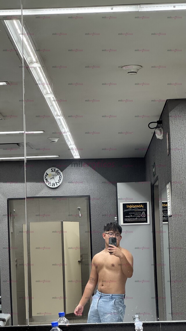 FOTOS DE JOVEN DE 23 AÑOS CON BUENA VERGA Y BIEN CULO PARA TU PLACER