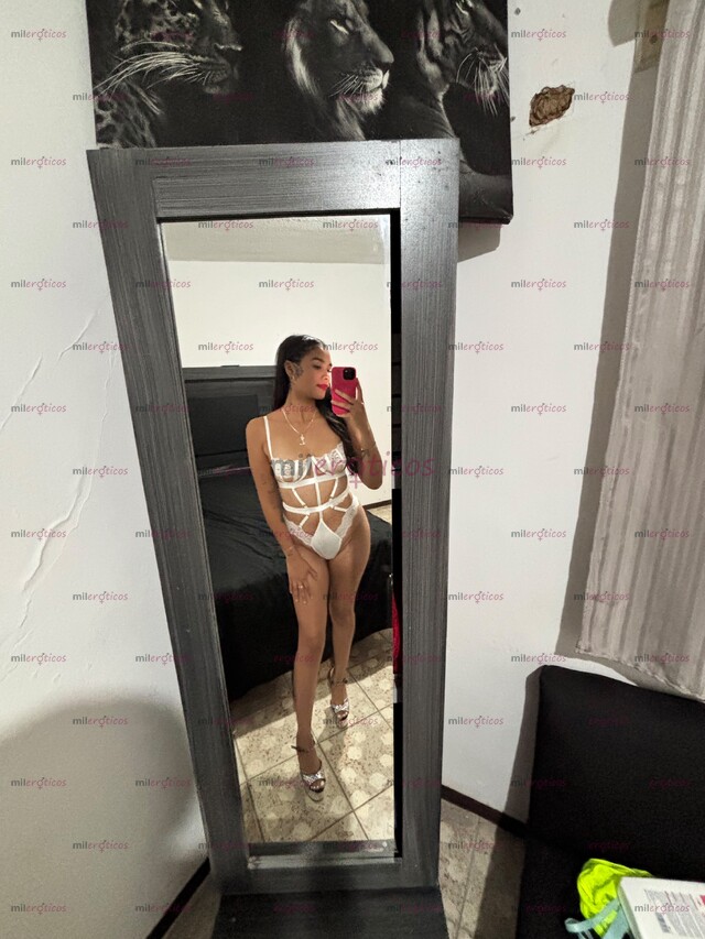 FOTOS DE MÍA PETIT DE 18 AÑOS RECIÉN INICIADA CON LUGAR