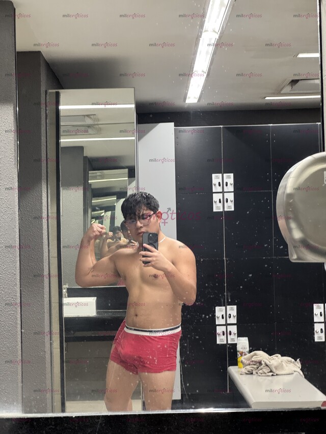 FOTOS DE JOVEN DE 23 AÑOS CON BUENA VERGA Y BIEN CULO PARA TU PLACER