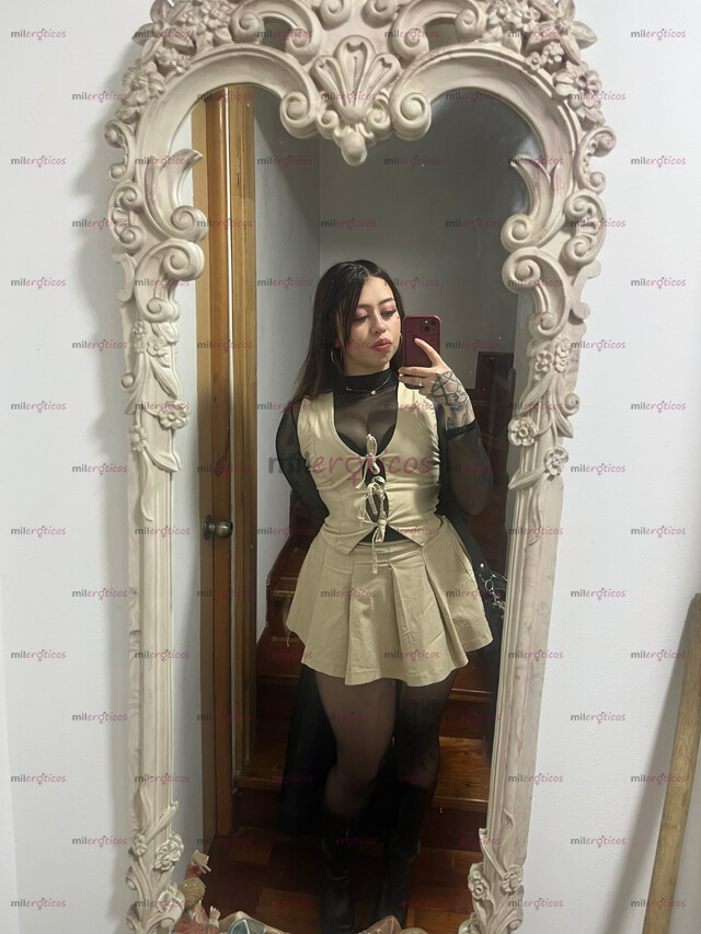 FOTOS DE SCORT COLOMBIANA, RUBIA DE OJOS VERDES, DE PIEL TATUADA