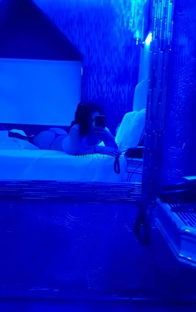 Joventrans pasivo versatil tomo hormonas hace un tiempo tengo algo de pechitos flaquita bajita pelito largo natural mui femenina con cinturita culonci...