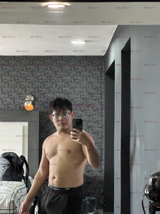 FOTOS DE JOVEN DE 23 AÑOS CON BUENA VERGA Y BIEN CULO PARA TU PLACER
