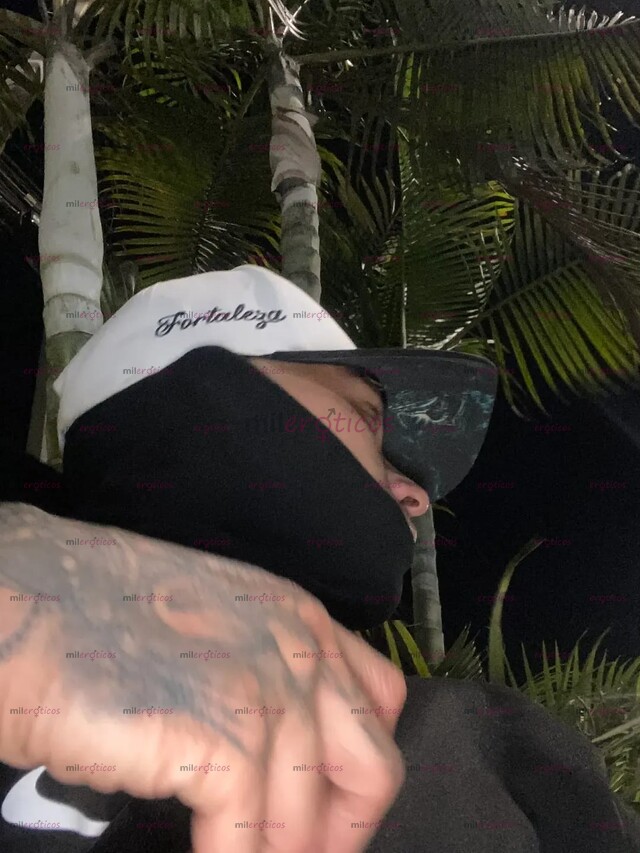 FOTOS DE SEBASTIÁN,100% HETERO SOLO ATENCIÓN A MUJERES