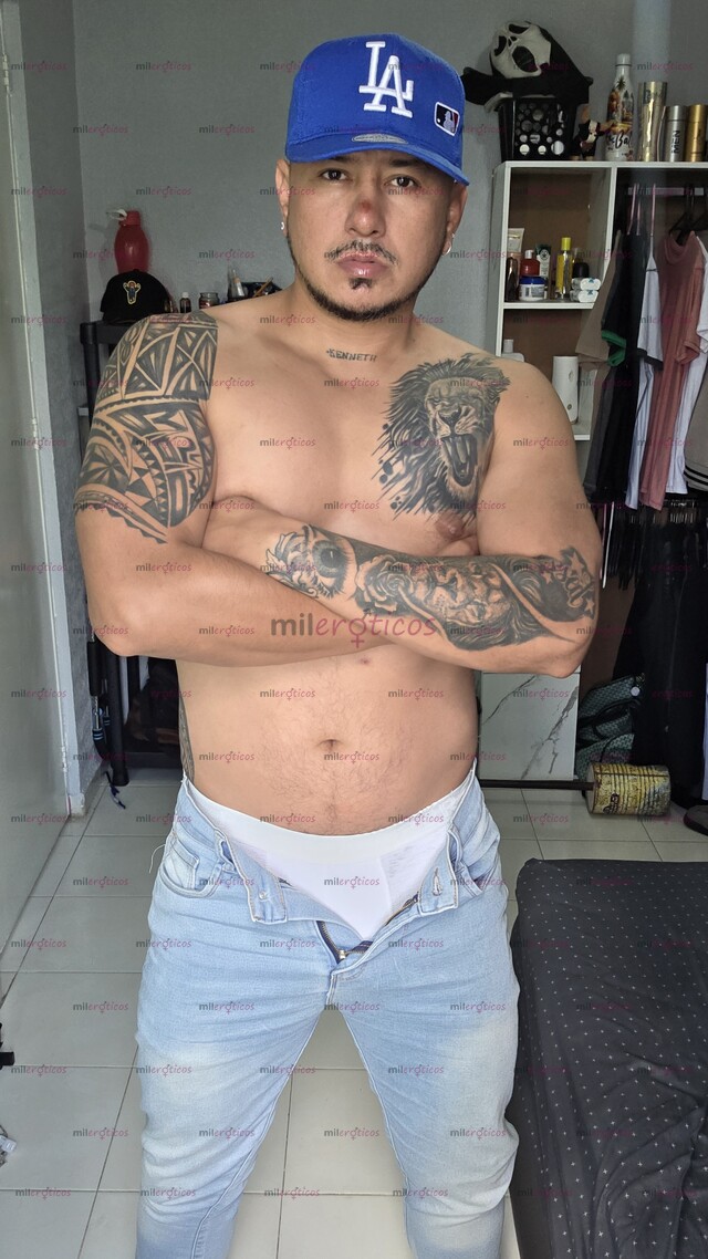 FOTOS DE NORTEÑO CON MUY BUENA VERGA GRANDE Y GRUESA LISTO PARA COMPLACERTE