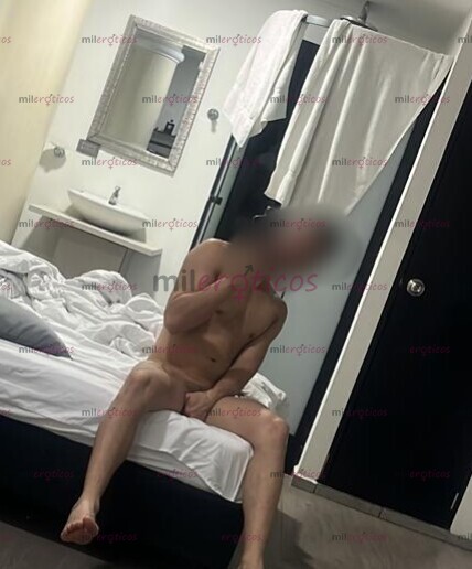 FOTOS DE NUEVO SOY VERSATIL TENGO 23 AÑOS TENGO SITIO