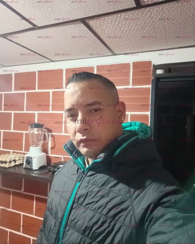 FOTOS DE SOY UN HOMBRE MUY CARIÑOSO Y SENSUAL TENGO 37 AÑOS MUY COMPLACIENTE