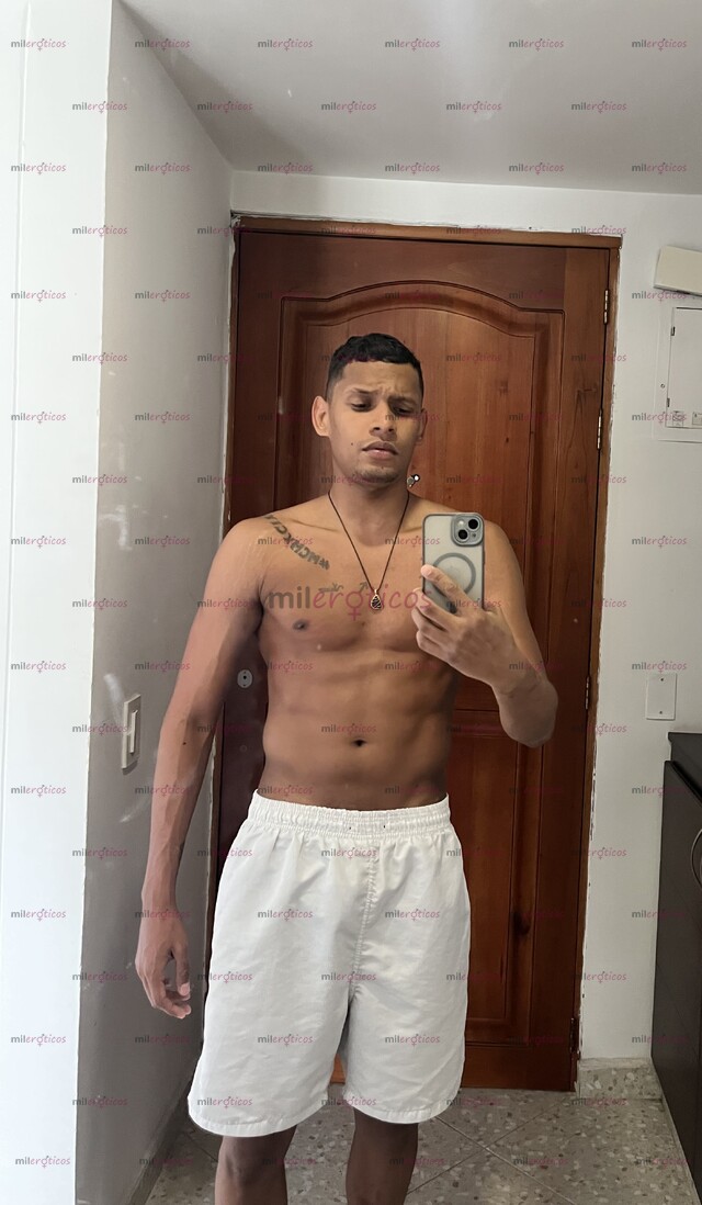 FOTOS DE COSTEÑO UNIVERSITARIO DE FÍSICO MARCADO CON GANAS DE CULEAR