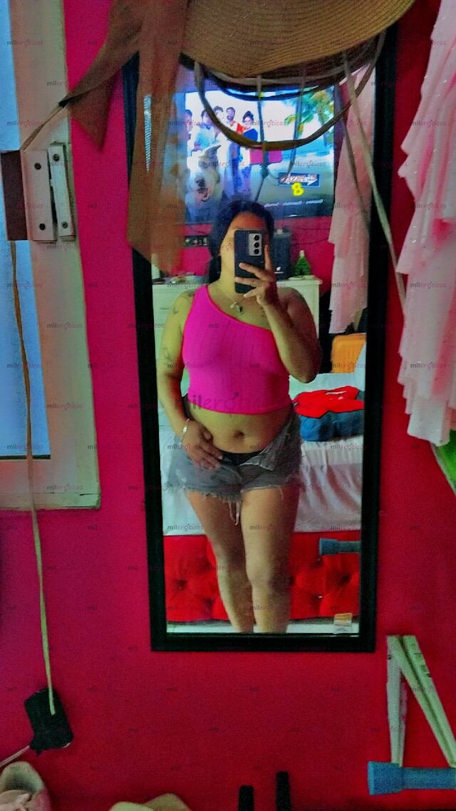 FOTOS DE MORENA NALGONA Y MUY CACHONDA PARA COMPLACERTE PAPITO LINDO.