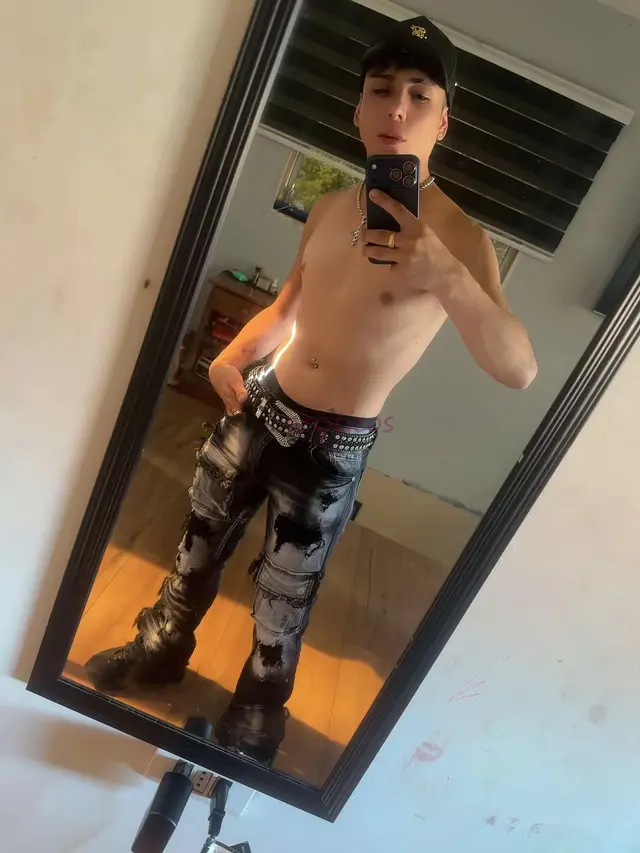Milan el companero que estabas buscando joven masculino varonil flaite y muy complaciente ofrezco un trato cercano carinoso y respetuoso con atencion...