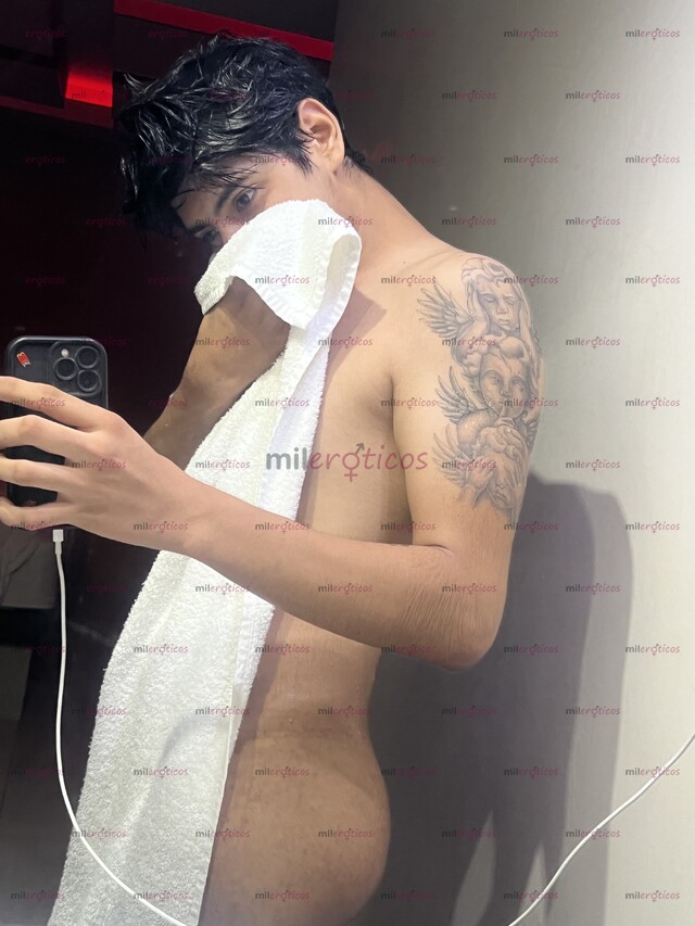 FOTOS DE DOMINIK 18 AÑOS, UNIVERSITARIO MUY CALIENTE EN TU CIUDAD