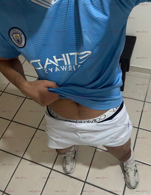 FOTOS DE JOVEN VARONIL ACTIVO DISCRETO Y MORBOSO CON BUENA VERGA PARA TI