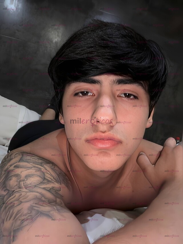 FOTOS DE DOMINIK 18 AÑOS, UNIVERSITARIO MUY CALIENTE EN TU CIUDAD