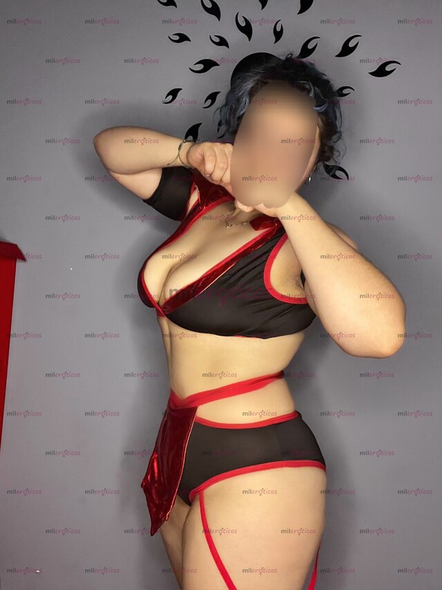 FOTOS DE JOVEN NALGONA BONITA DE PIEL SUAVE, MASAJE EROTICO COMPLACIENDO TUS FANTASÍA