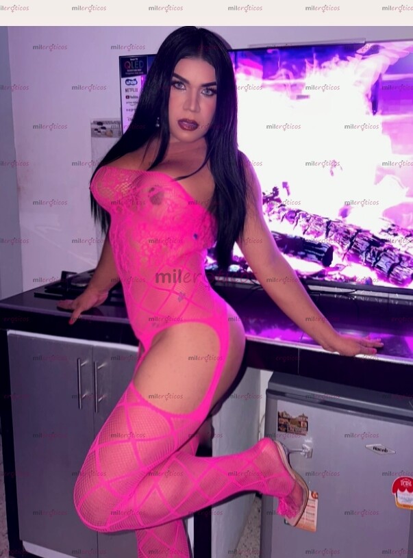 FOTOS DE PELINEGRA ESPECTÁCULO DE MUJER TRANS DIVINAS TETAS Y VERGA