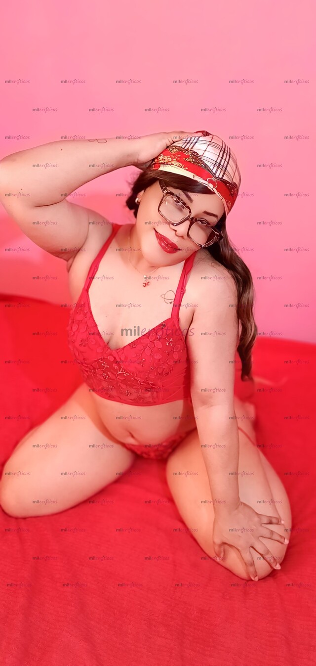 FOTOS DE SUPER PROMO CON MORENA CULONA CALIENTE VEN AMOR