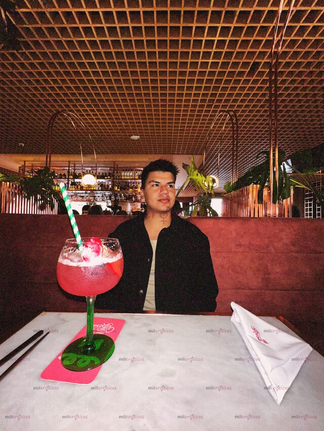 FOTOS DE 27 AÑOS, VERSÁTIL Y LISTO PARA UNA NOCHE INOLVIDABLE