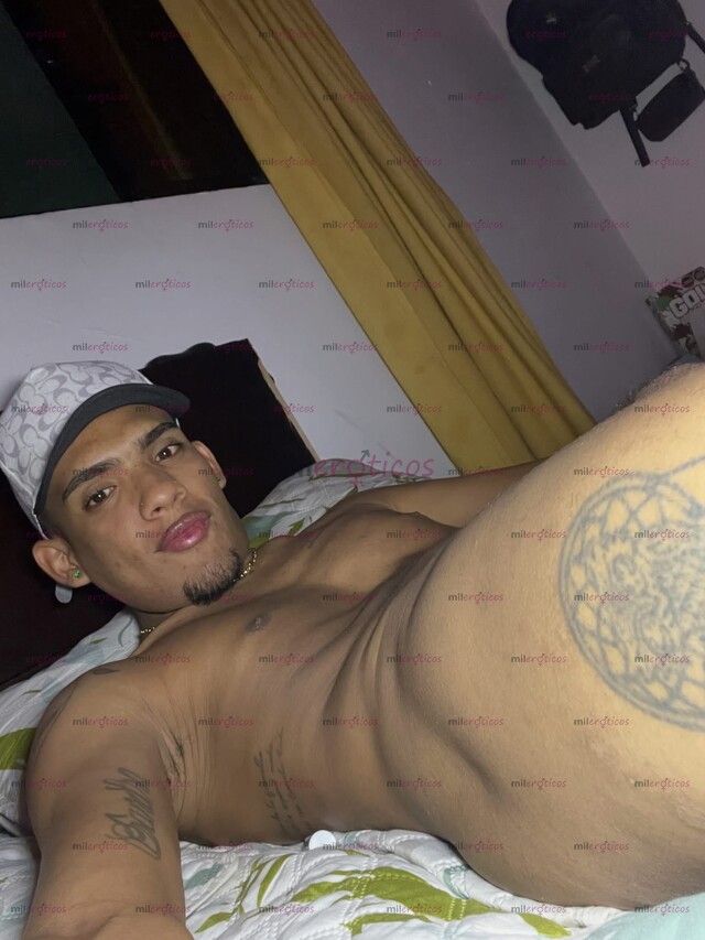 FOTOS DE JOVEN VERSÁTIL MASCULINO COMPLACIENTE DISPUESTO AH COMPLACERTE