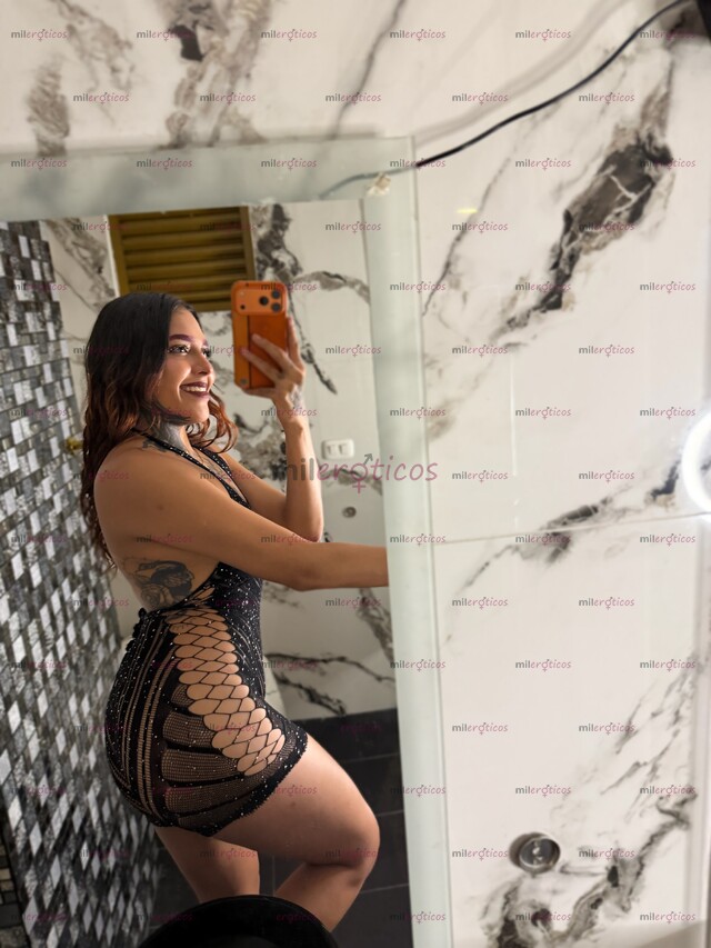 FOTOS DE DEMASIADO HERMOSA PARA PASAR DESAPERCIBIDA, DEMASIADO ELEGANTE