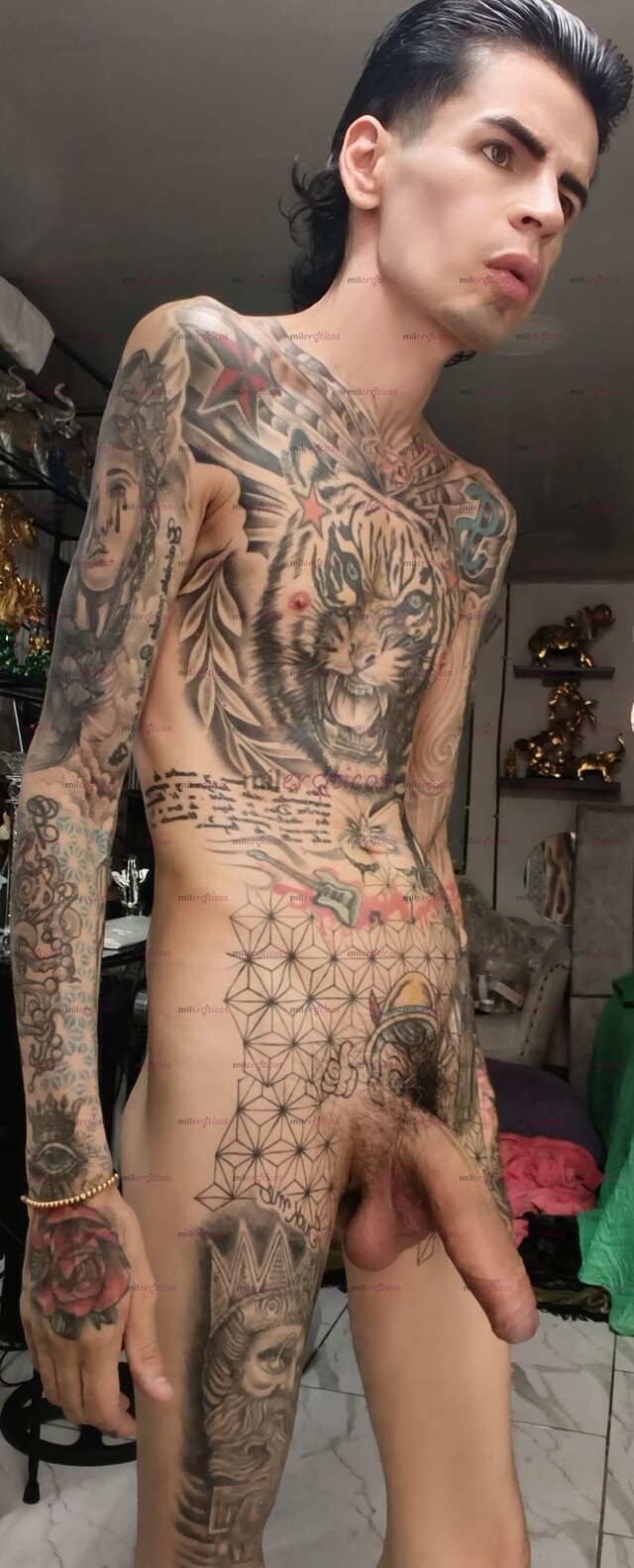 FOTOS DE FLACO TATUADO ACTIVO BLANCO SERIO MORBOSO