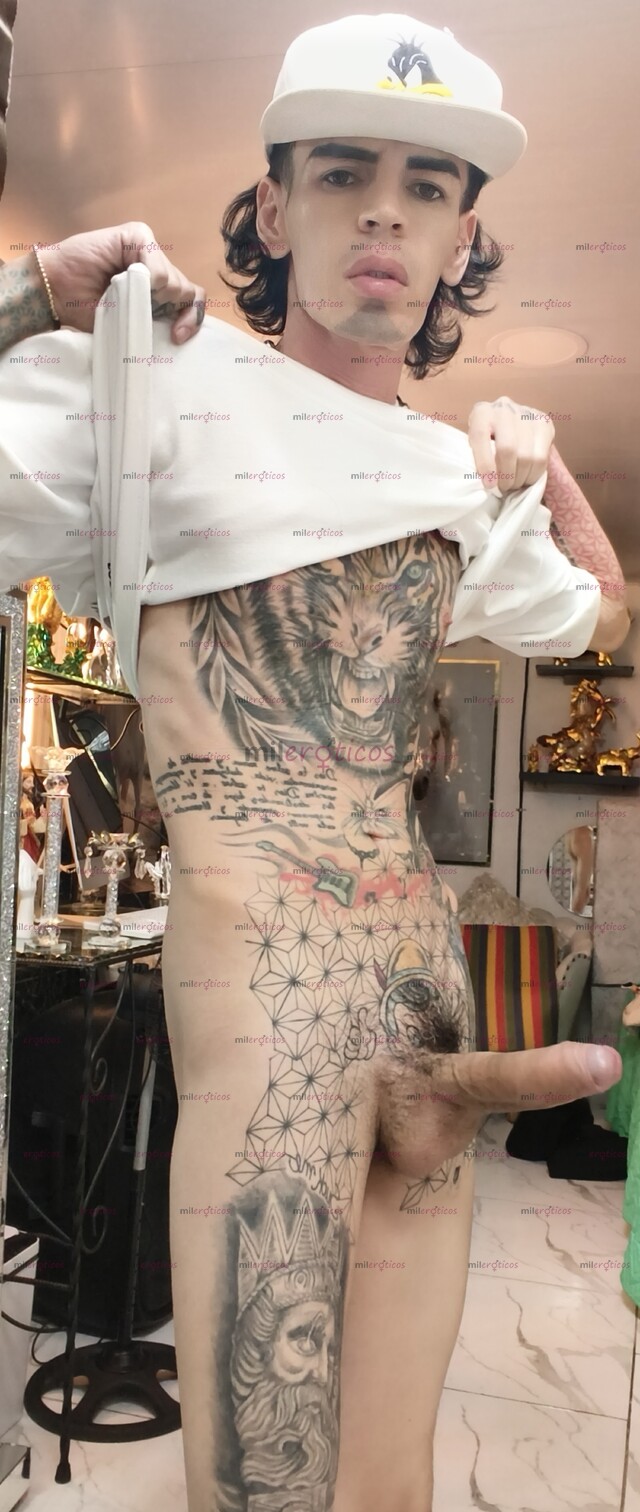 FOTOS DE FLACO TATUADO ACTIVO BLANCO SERIO MORBOSO
