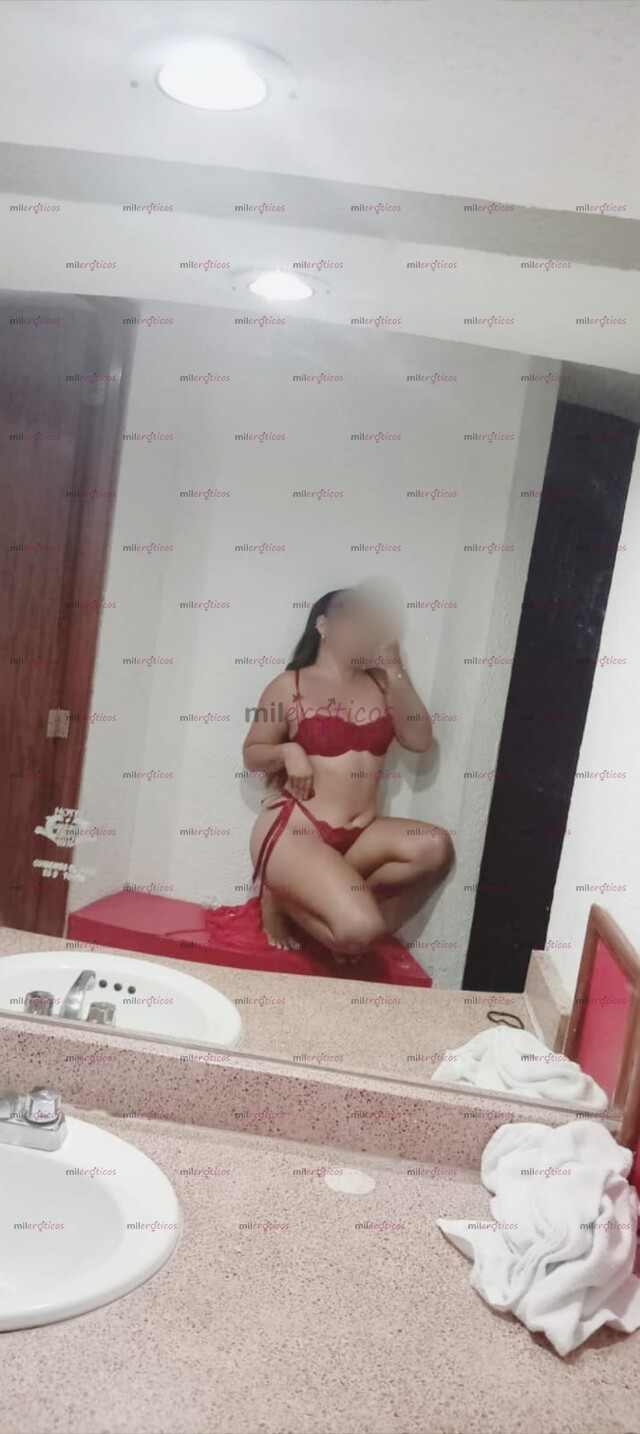 FOTOS DE ME FACINA QUE ME PONGAN DE PERRITO Y ME DEN PRIMERO DESPACIO Y LUEGO DURO..