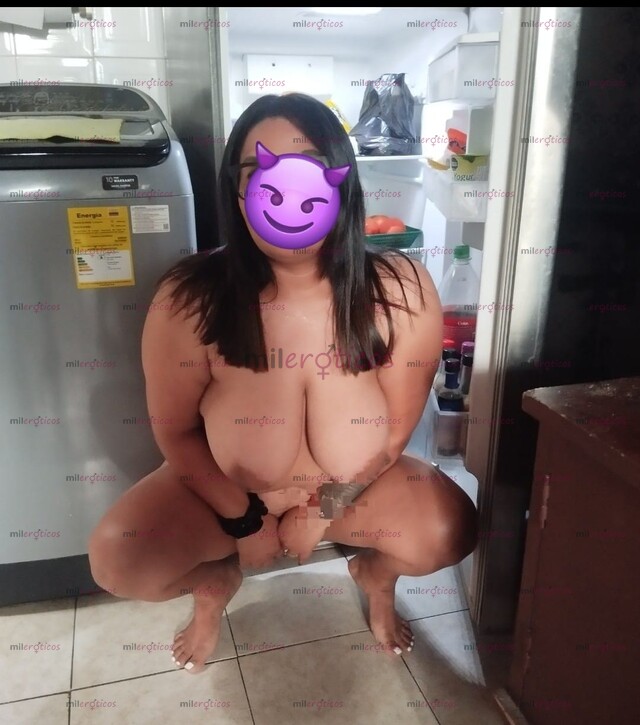 FOTOS DE ADRIANITA ÚNICA Y DIFERENTE PARA LOS AMANTES DE LA CUCA PELUDA