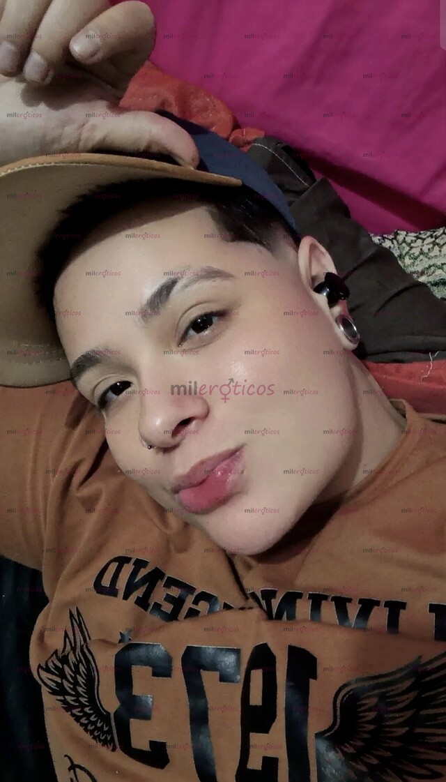 FOTOS DE UNA BUENA COMPAÑÍA UN PAR DE CERVEZAS CHICA GORDITA TOMBOY