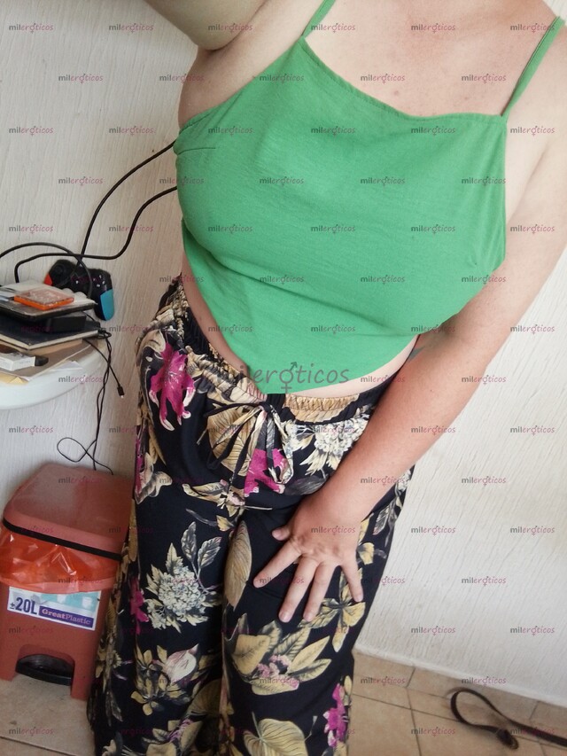 FOTOS DE MUJER CACHONDA DE 33 AÑOS, CURVY CON TETAS RICAS LISTA PARA DISFRUTAR