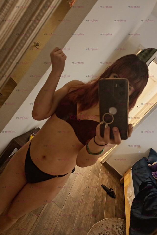 FOTOS DE JOVEN PETIT DE 23 AÑOS MUY CACHONDA PAPI