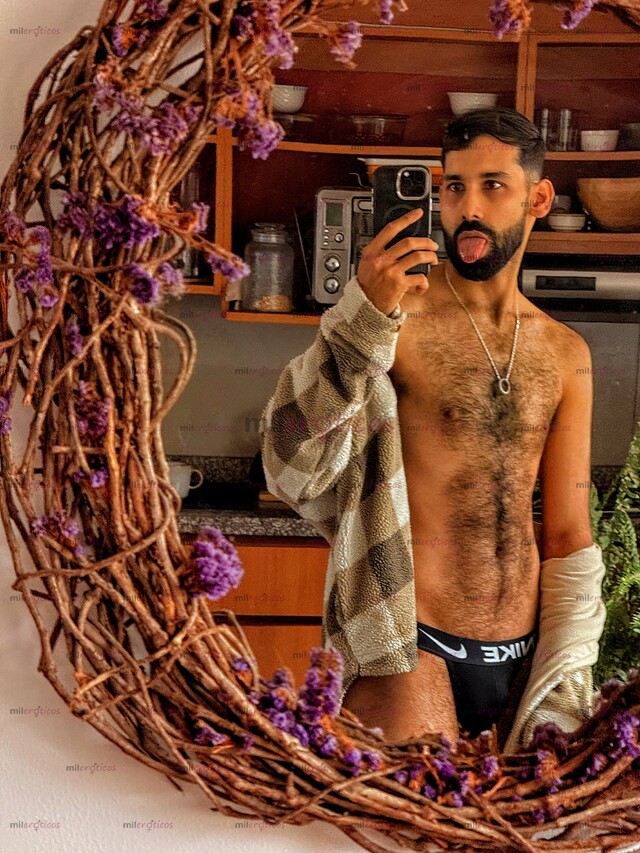 FOTOS DE MIDDLE EASTERN GUY TALL, HAIRY TOP (FLUENT ENGLISH)