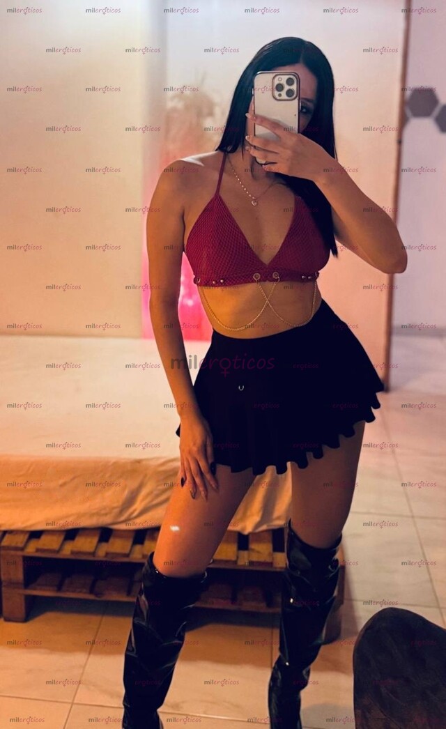 FOTOS DE AMANDA UNA HERMOSA MUJER, SESGADA Y MUY APASIONADA