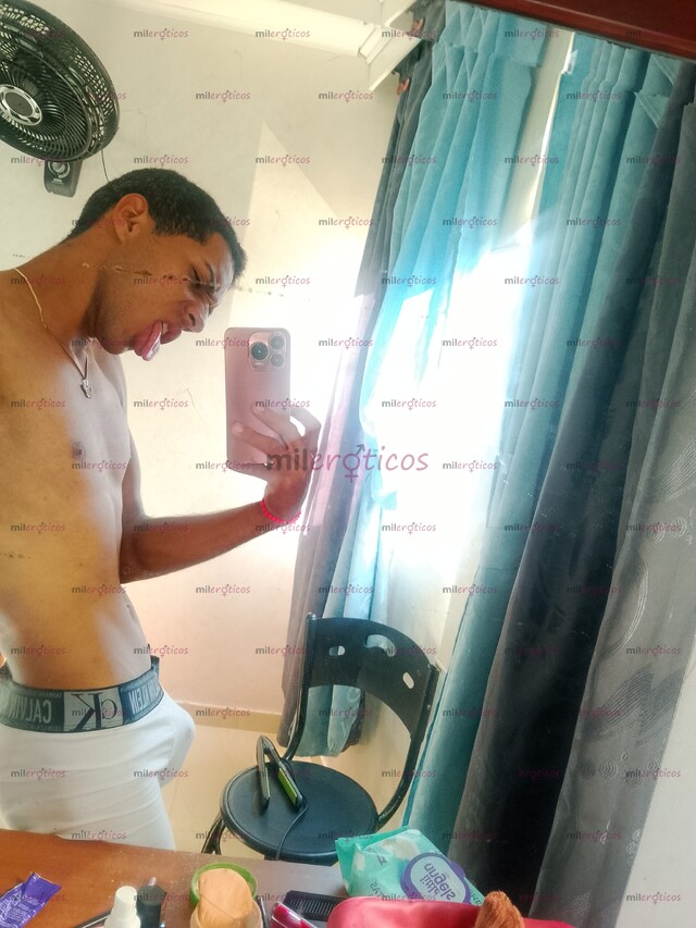 FOTOS DE POLLITO MORENO ARRECHO PARA CONPLASERTE CON TODO MORENO VERGON LECHUDO