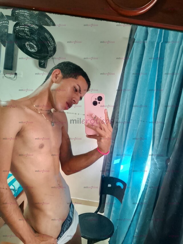 FOTOS DE POLLITO MORENO ARRECHO PARA CONPLASERTE CON TODO MORENO VERGON LECHUDO