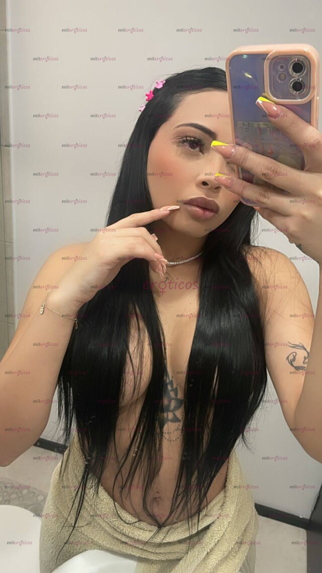 FOTOS DE CUERPO SENSUAL Y SENOS OPERADOS, VAGINA CERRADA ARDIENTE Y CALIENTE EN LA CAMA.