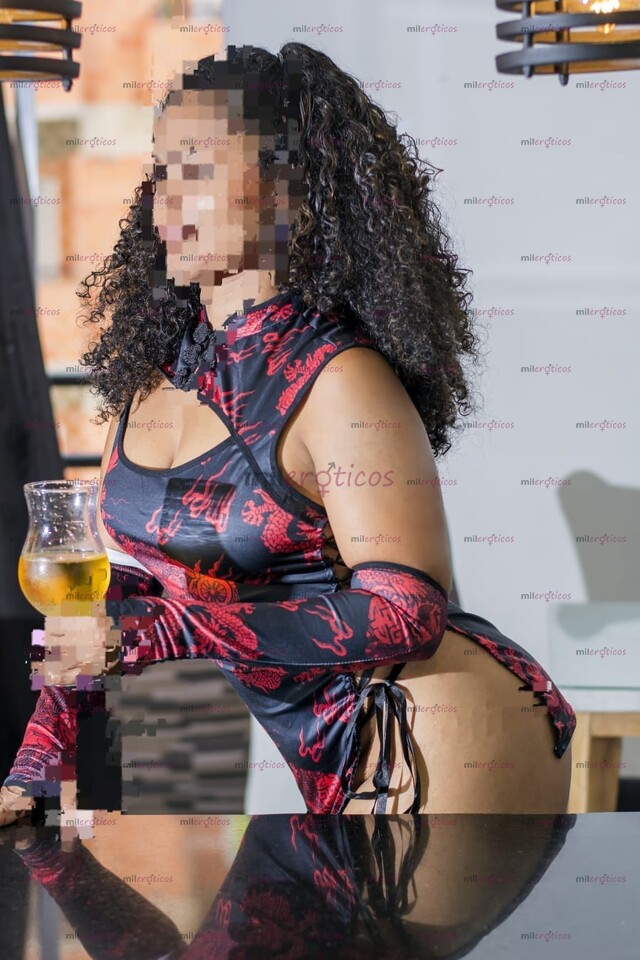 FOTOS DE HERMOSA CON CURVAS NATURALES. INDEPENDIENTE CON APARTAMENTO PROPIO EN LAURELES
