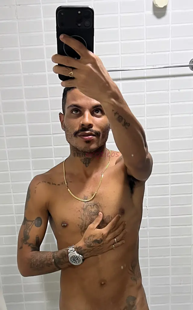 Disponiveloi sou lukas brasil baixinho moreno tatuado 1 60 de altura com um dote encantador de grosso 19 cm confiavel cheiroso comunicativo disponivel...