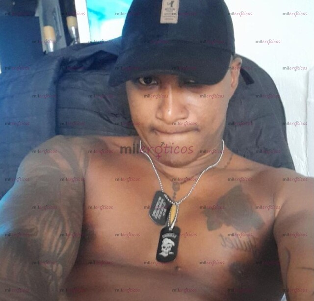 FOTOS DE NEGRO HETERO VIGOROSO ARRECHO PARA COMPALCER TUS DESEOS