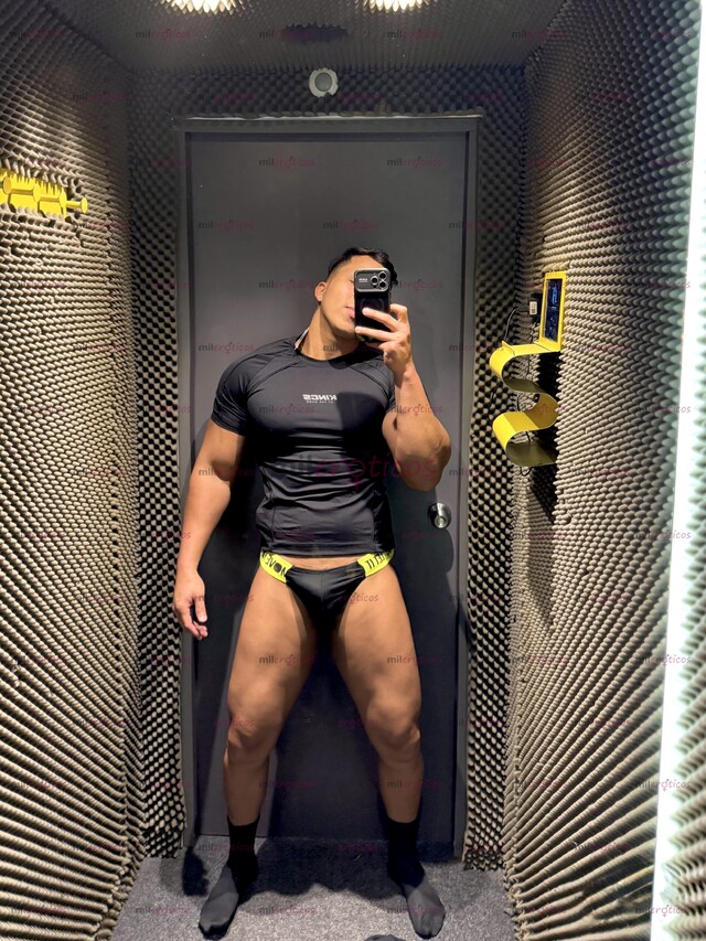 FOTOS DE MODELO SCORT MASAJISTA. MORENO SEXY MUSCULOSO DISPONIBLE