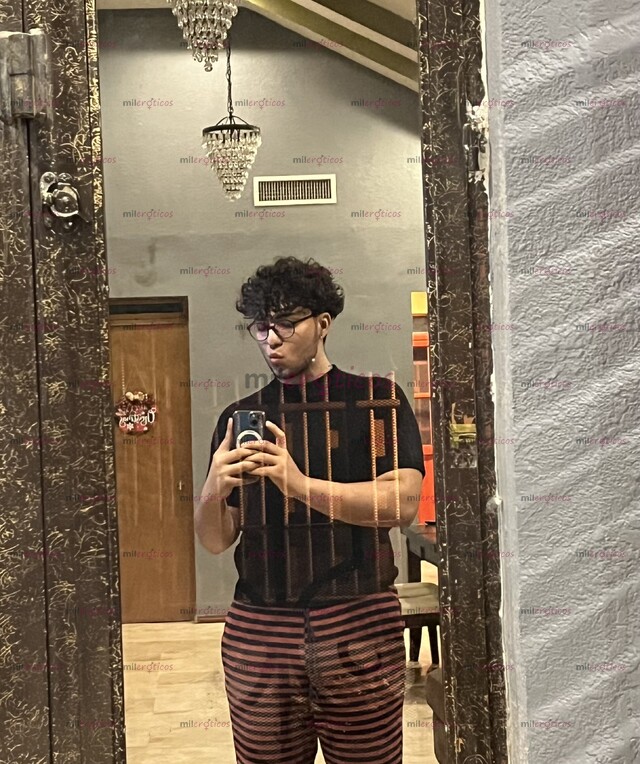 FOTOS DE CHICO GAY DISPONIBLE PARA CUMPLIR CUALQUIER FANTASÍA, 23 AÑOS SIN LUGAR
