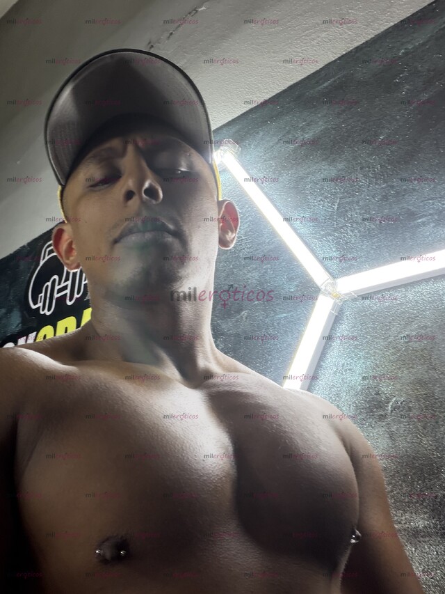 FOTOS DE MACHO FORNIDO MORBOSO Y CULEADOR DISPUESTO A CUMPLIR TUS FANTASÍAS Y FETICHES247