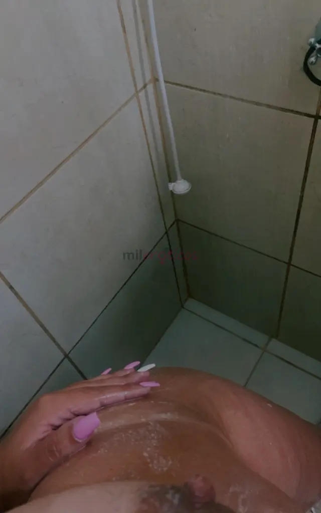 Muitos videos e fotos para te levar a loucura e te fazer gozar bem gostoso chamada de video e videos personalizados para realizar todos seus desejos b...