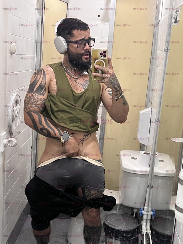 FOTOS DE POR LA CIUDAD MAN DEPORTISTA SERIO RESPETUOSO MORBOSO