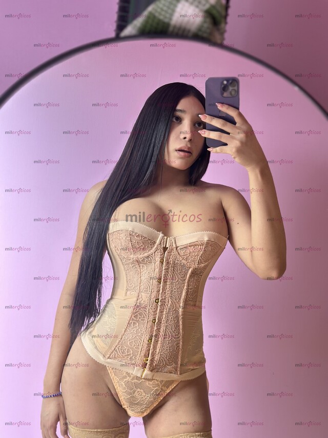 FOTOS DE UNA NIÑA LINDA EL TU CIUDAD CON UN CUERPO Y CARAMELO RICO