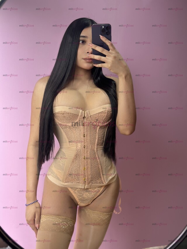 FOTOS DE UNA NIÑA LINDA EL TU CIUDAD CON UN CUERPO Y CARAMELO RICO