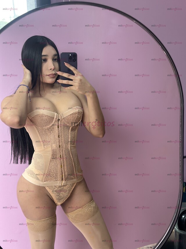 FOTOS DE UNA NIÑA LINDA EL TU CIUDAD CON UN CUERPO Y CARAMELO RICO